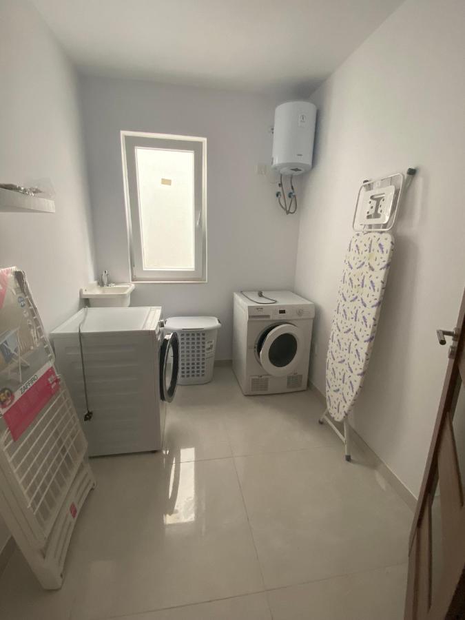 Modern, Spacious, 3 Bedroom Apartment Near Malta International Airport Luqa Bagian luar foto